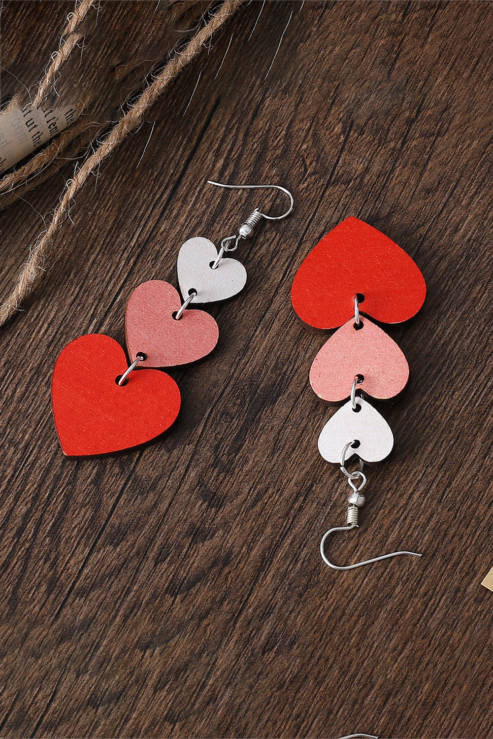 Valentines Day Heart Design Dangle Earrings - Pink and Red | Las Ofrendas